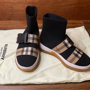 Black Burberry Knit Sneaker-Toddler 27 euro